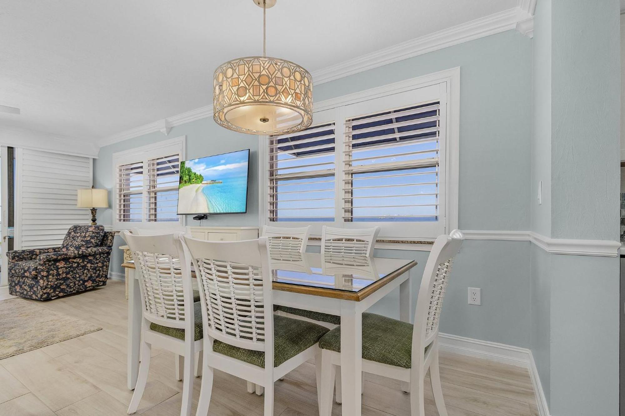 706 Top-floor W/ Gulf Views, Pool Holiday home