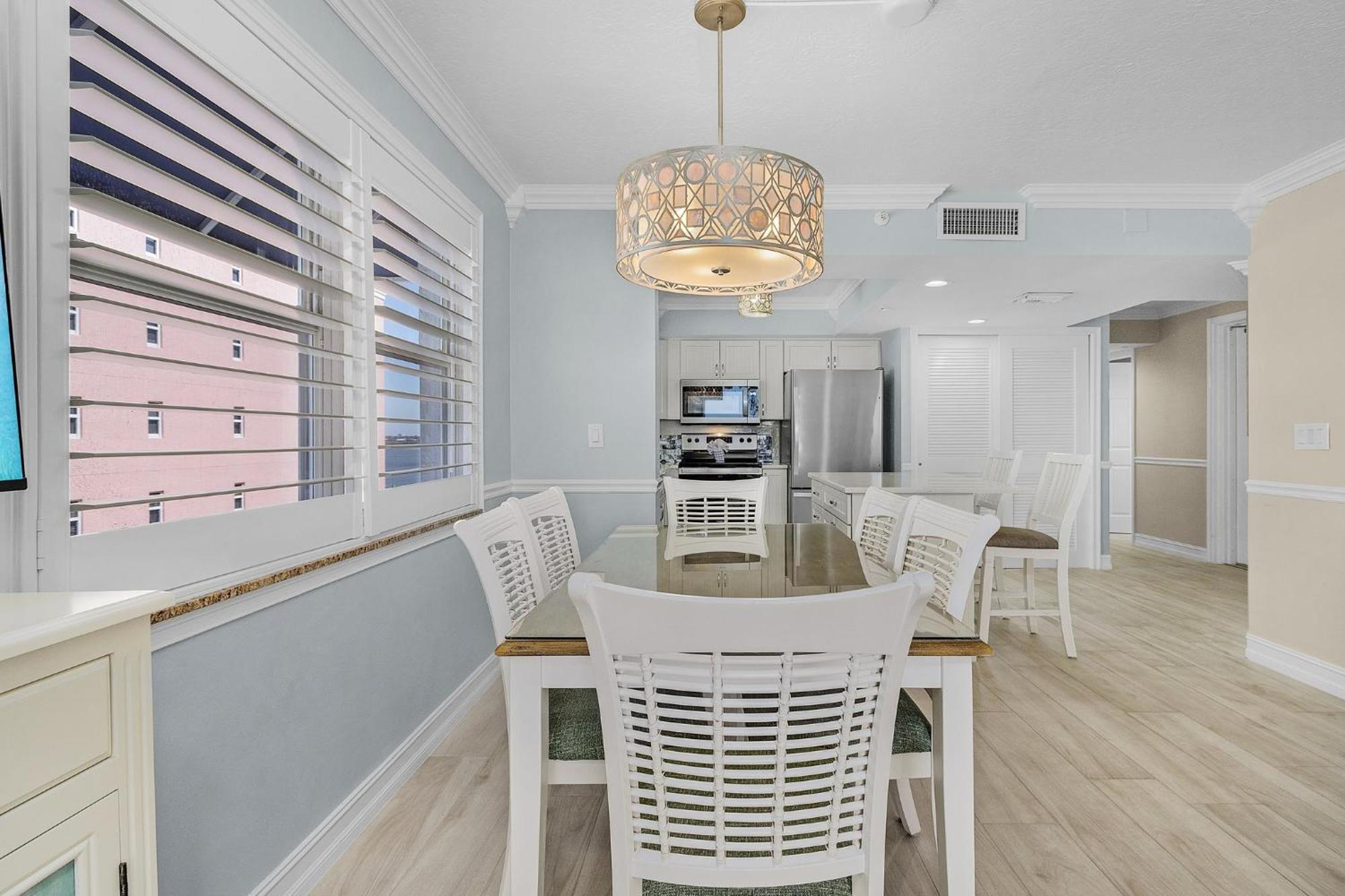 706 Top-floor W/ Gulf Views, Pool Holiday home