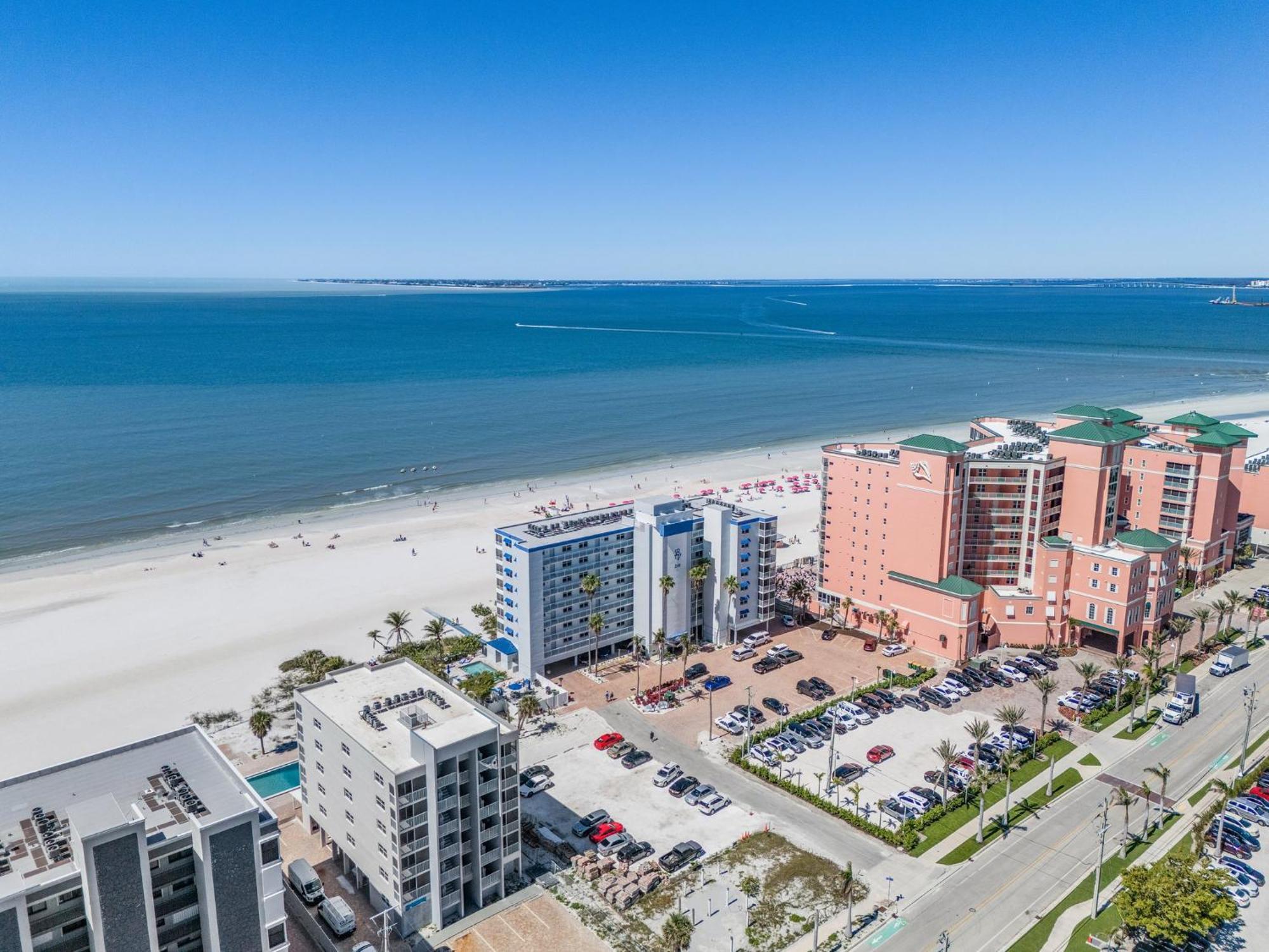 Holiday home 706 Top-floor W/ Gulf Views, Pool