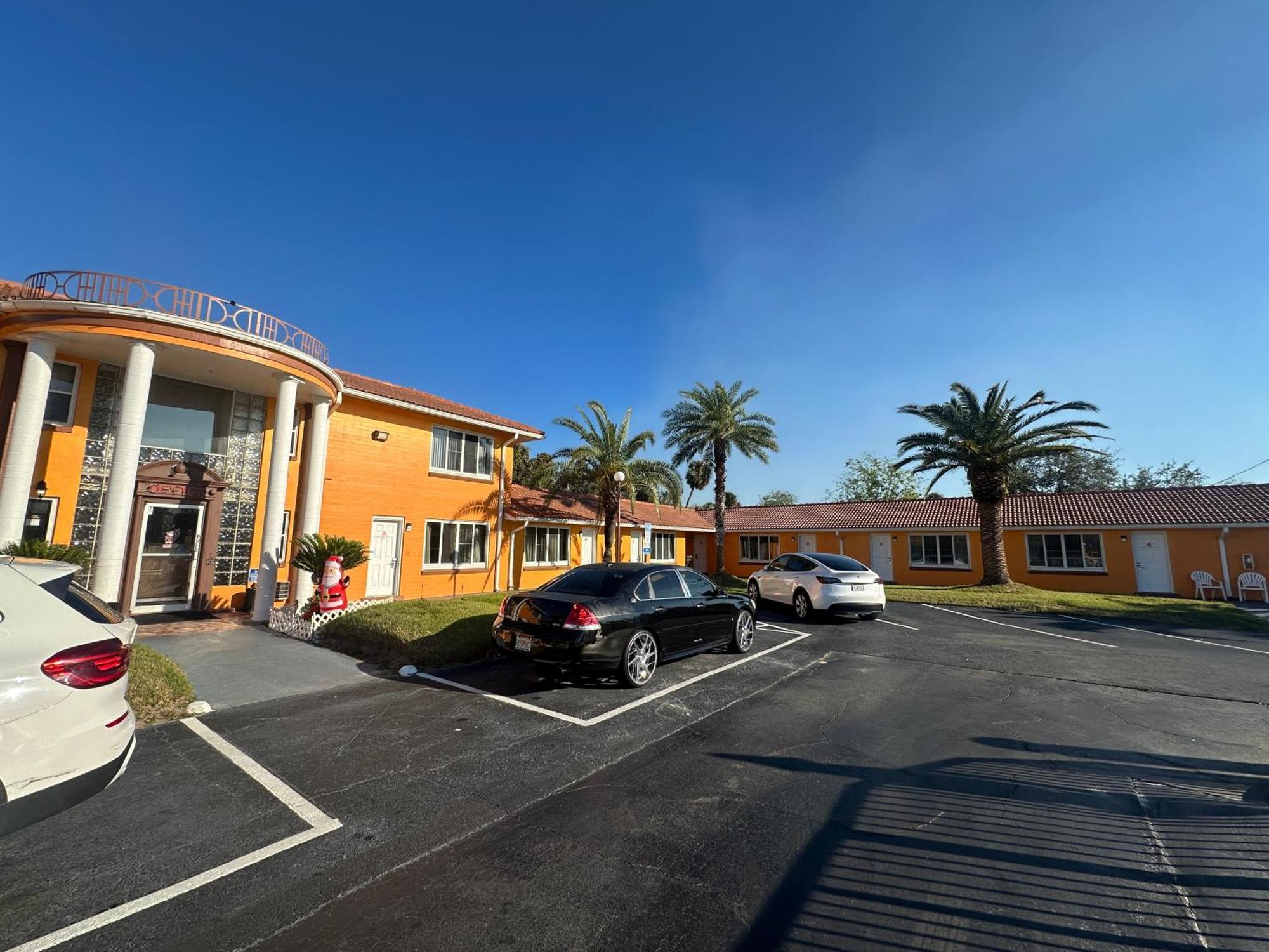 Super By Oyo Daytona Near Airport