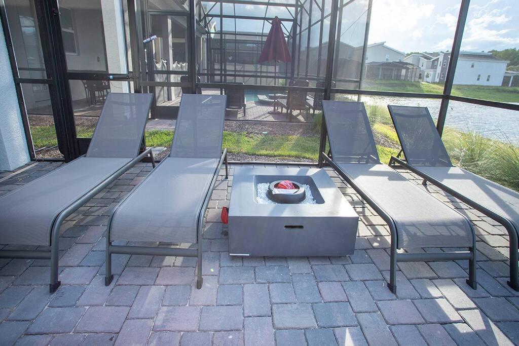 New 8 Bedrooms And 5 Bathrooms At Storey Holiday home Kissimmee