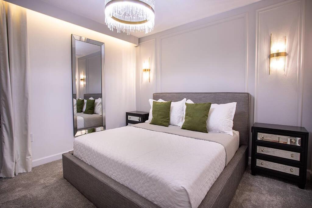 New 8 Bedrooms And 5 Bathrooms At Storey *