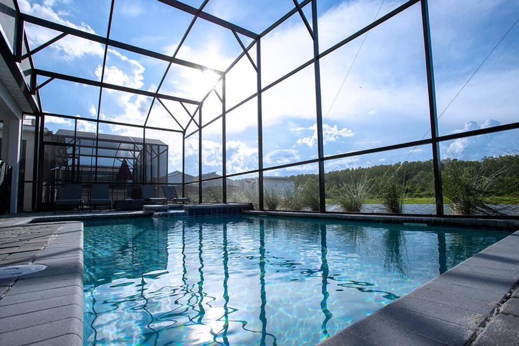 New 8 Bedrooms And 5 Bathrooms At Storey Holiday home Kissimmee