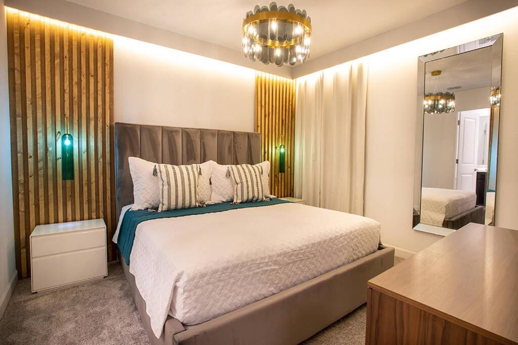 New 8 Bedrooms And 5 Bathrooms At Storey *