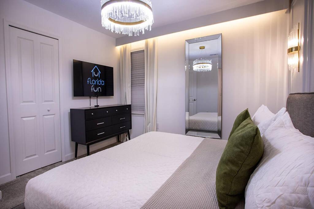 Holiday home New 8 Bedrooms And 5 Bathrooms At Storey Kissimmee