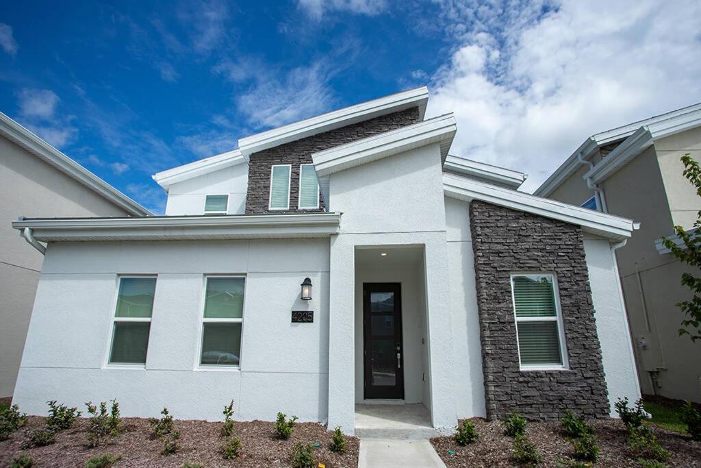 New 8 Bedrooms And 5 Bathrooms At Storey Holiday home