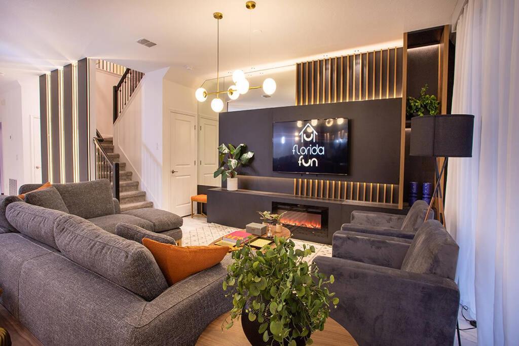New 8 Bedrooms And 5 Bathrooms At Storey