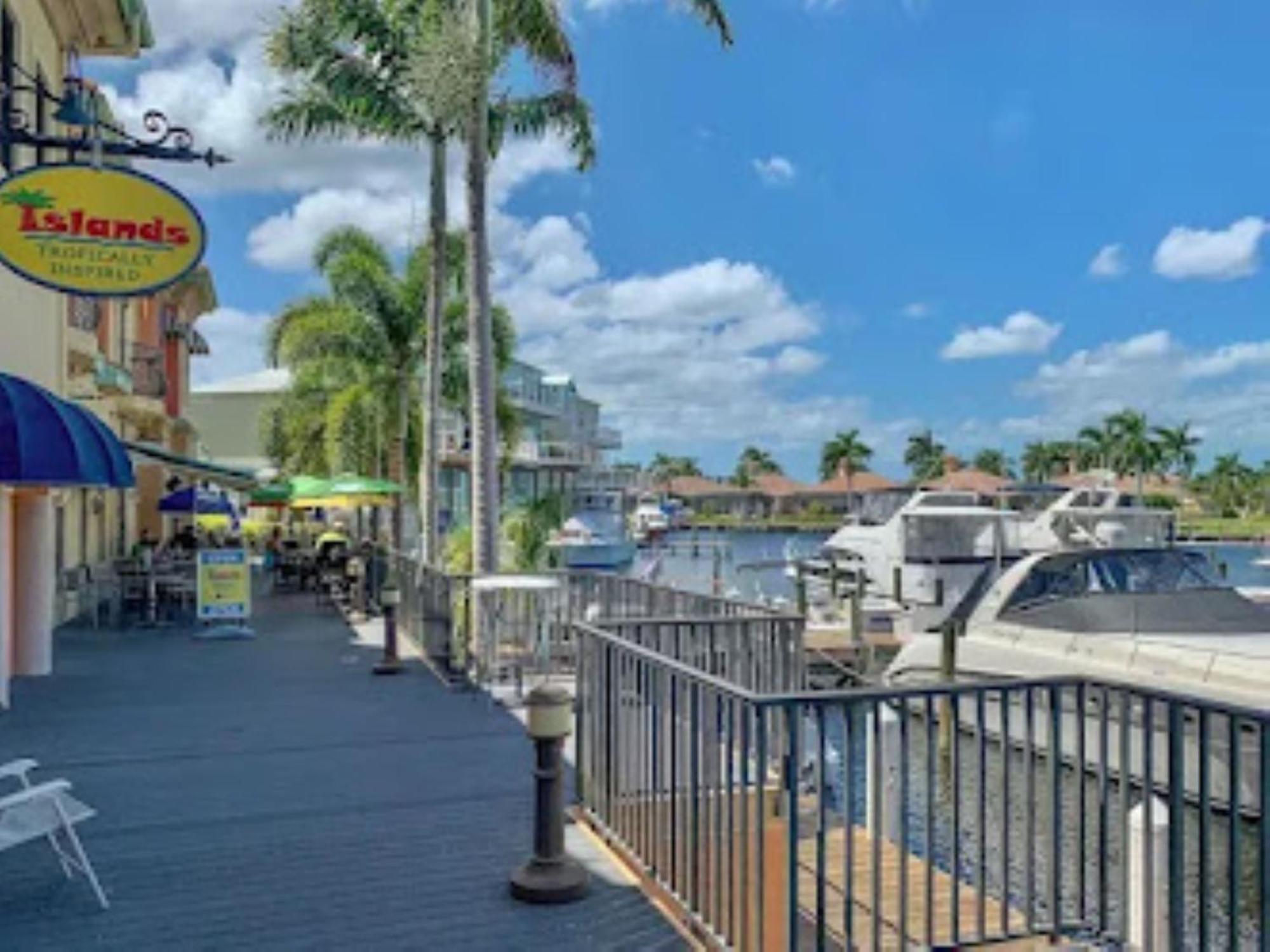 Vista Del Mar At Cape Harbour Marina, 10th Floor Luxury Condo, King Bed, Views! Cape Coral