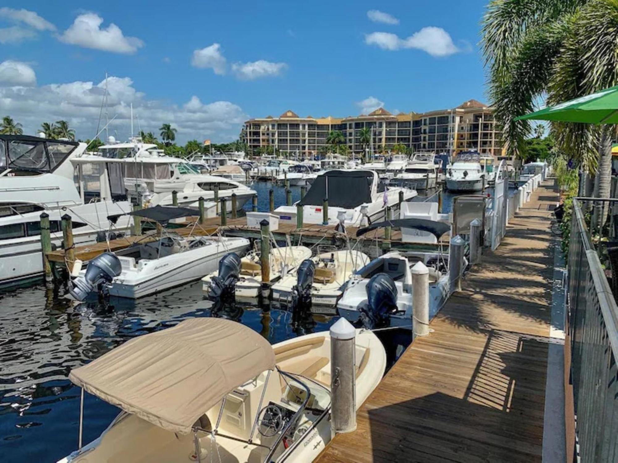 Vista Del Mar At Cape Harbour Marina, 10th Floor Luxury Condo, King Bed, Views! Aparthotel *