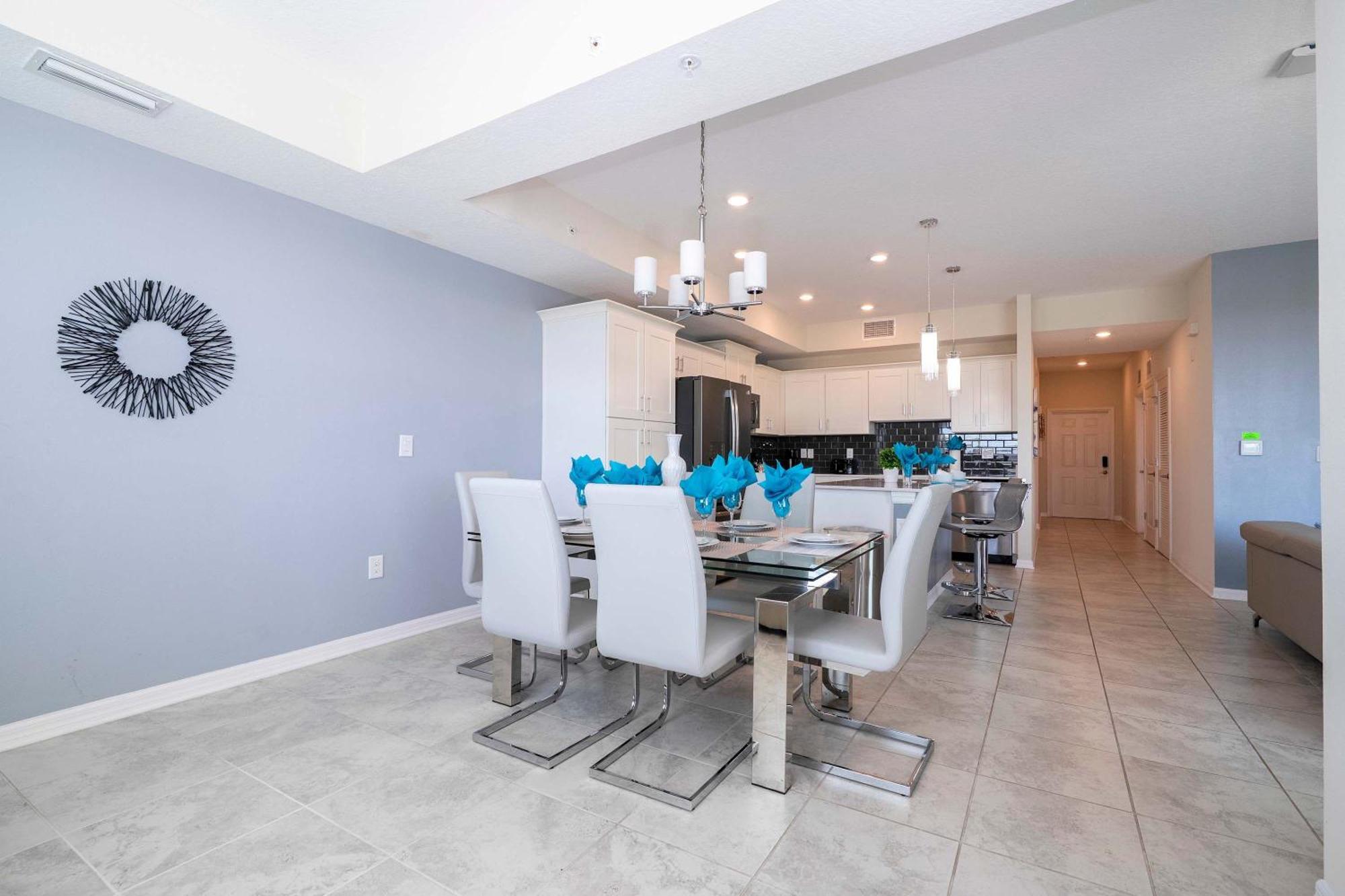Gorgeous 2bd Close To At Storey Holiday home Kissimmee