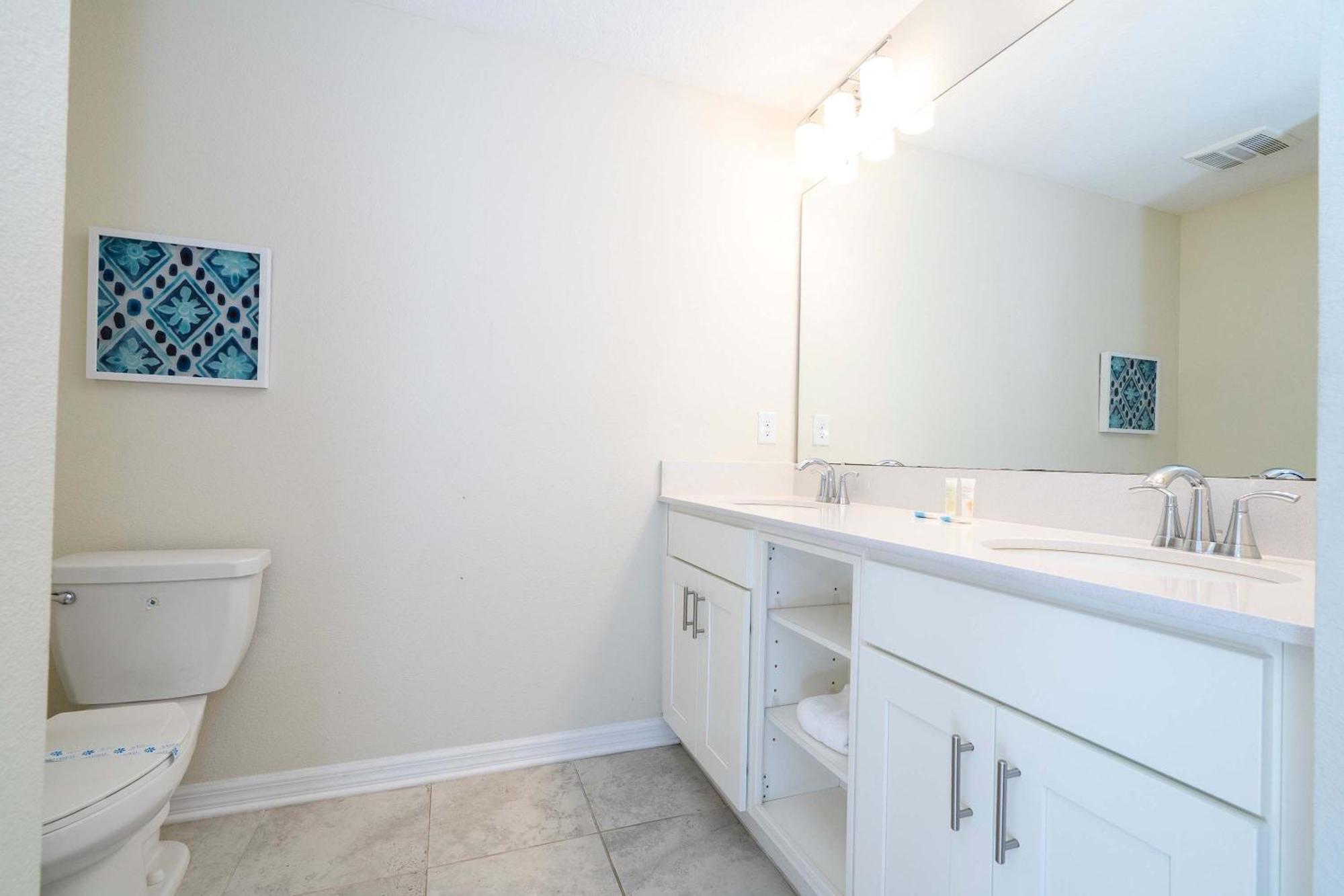 Gorgeous 2bd Close To At Storey