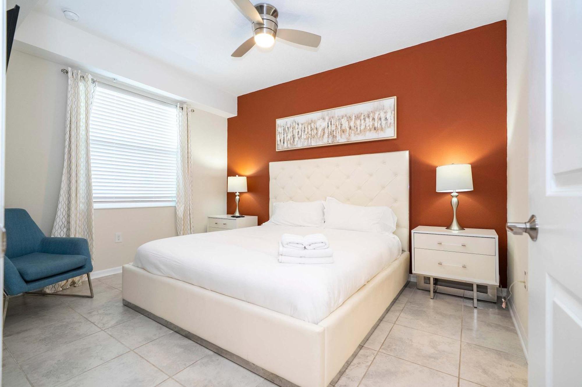 Gorgeous 2bd Close To At Storey Holiday home