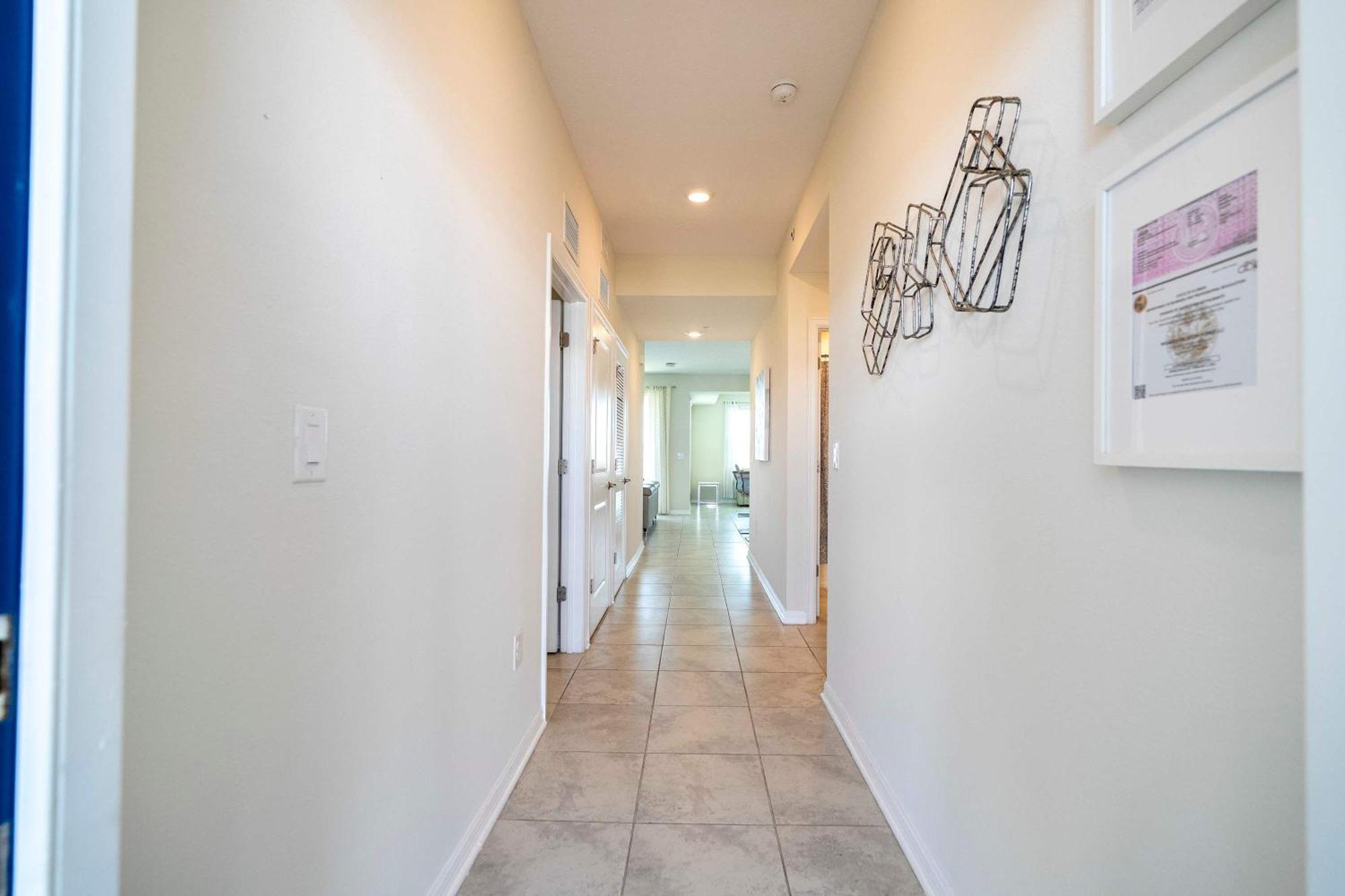 Gorgeous 2bd Close To At Storey *