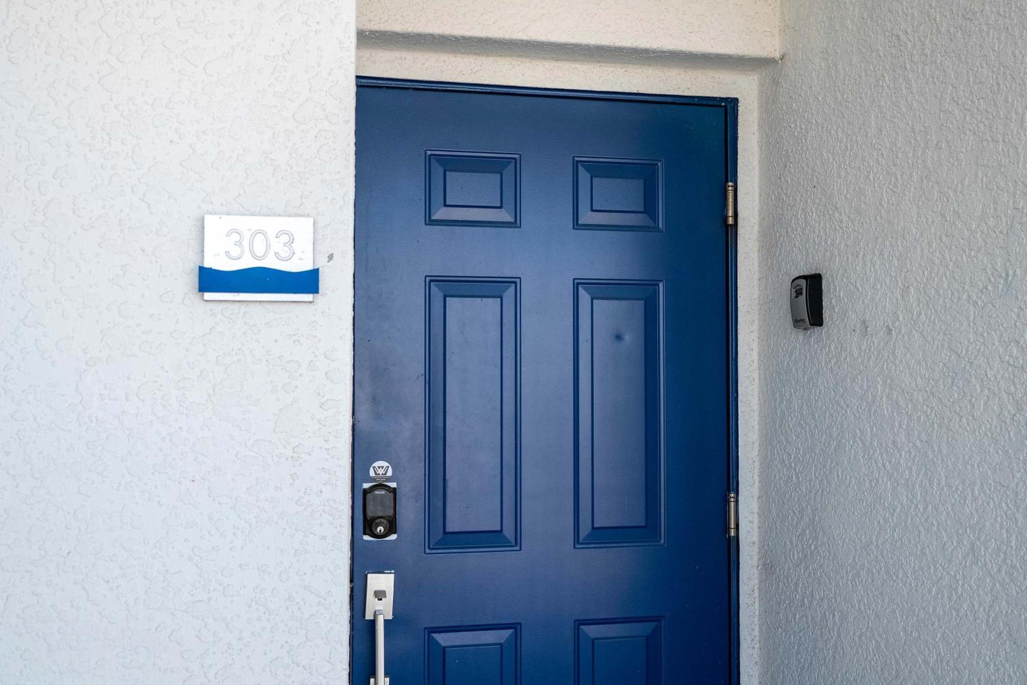 Gorgeous 2bd Close To At Storey * Kissimmee