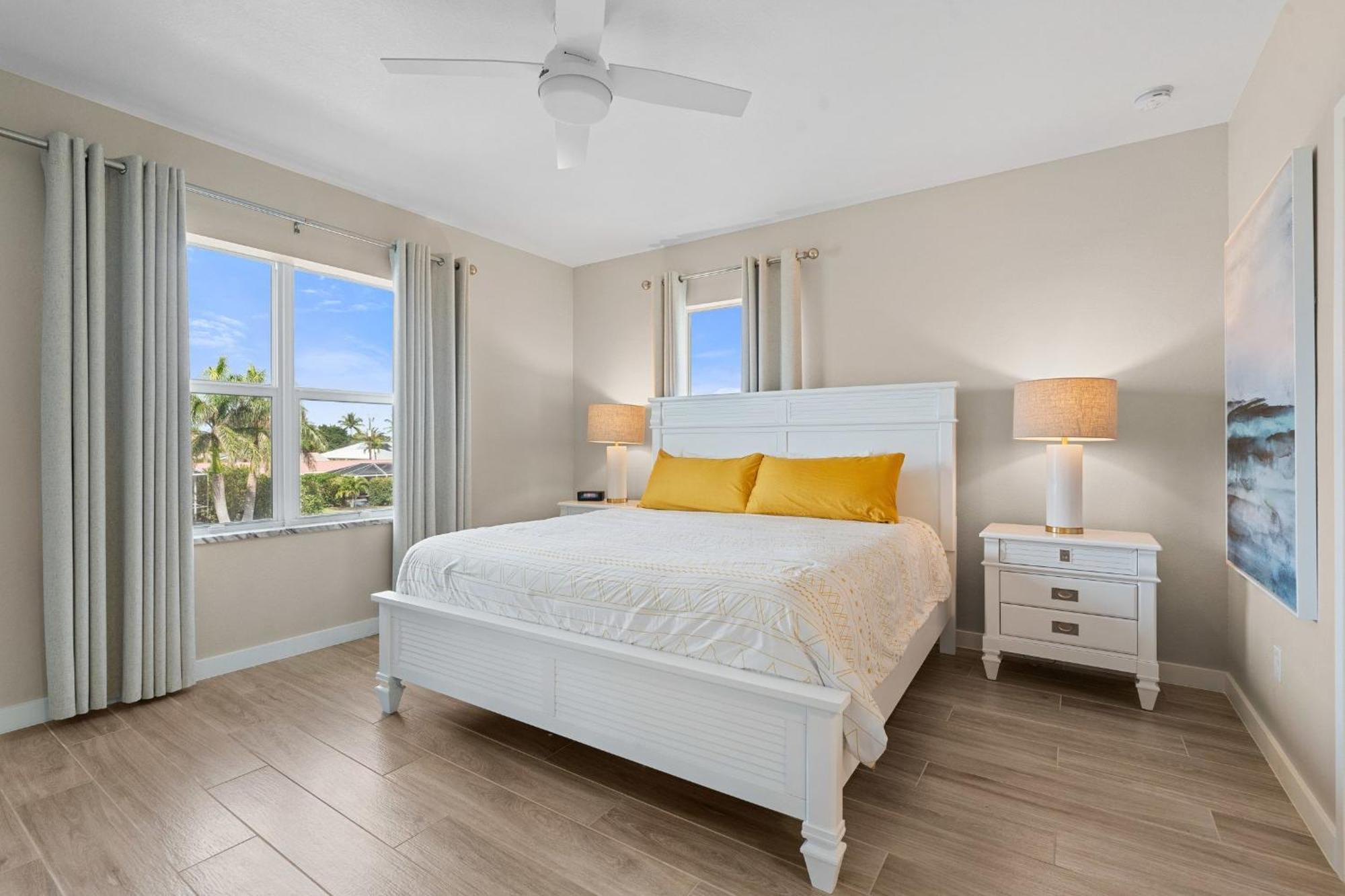 Gulf Access With Boat Slip, Heated Saltwater Pool - Bacino Vistas 205 & 208 - Roelens *