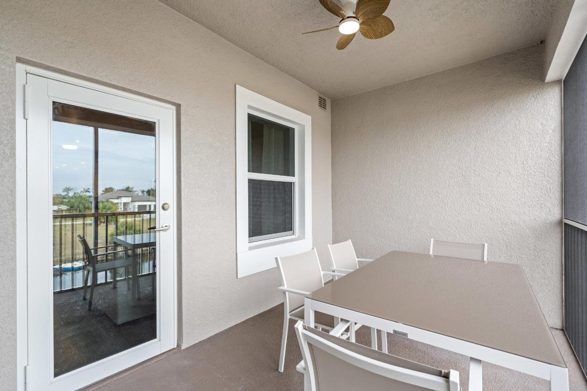 Gulf Access With Boat Slip, Heated Saltwater Pool - Bacino Vistas 205 & 208 - Roelens * Cape Coral