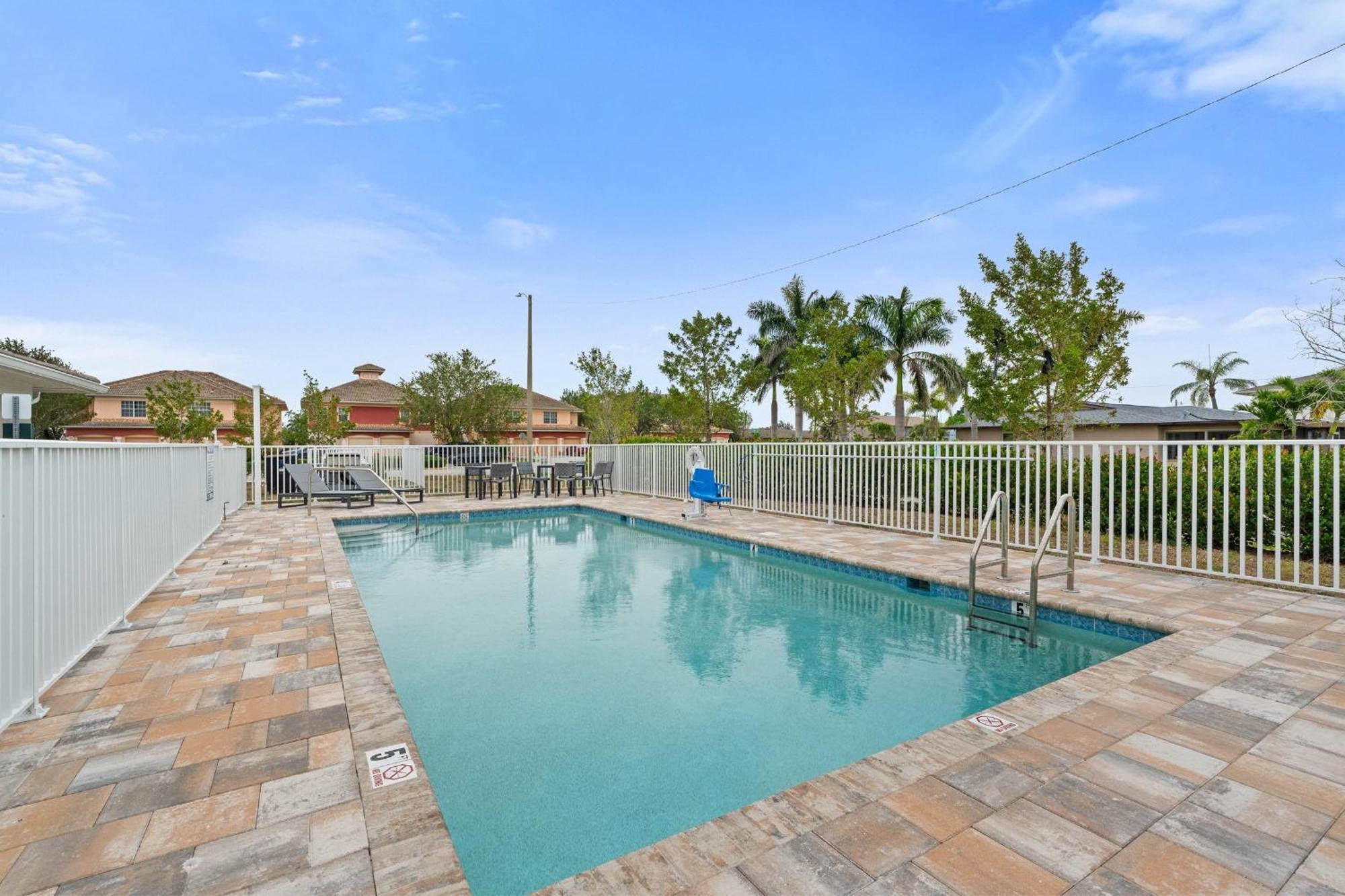 Holiday home Gulf Access With Boat Slip, Heated Saltwater Pool - Bacino Vistas 205 & 208 - Roelens *