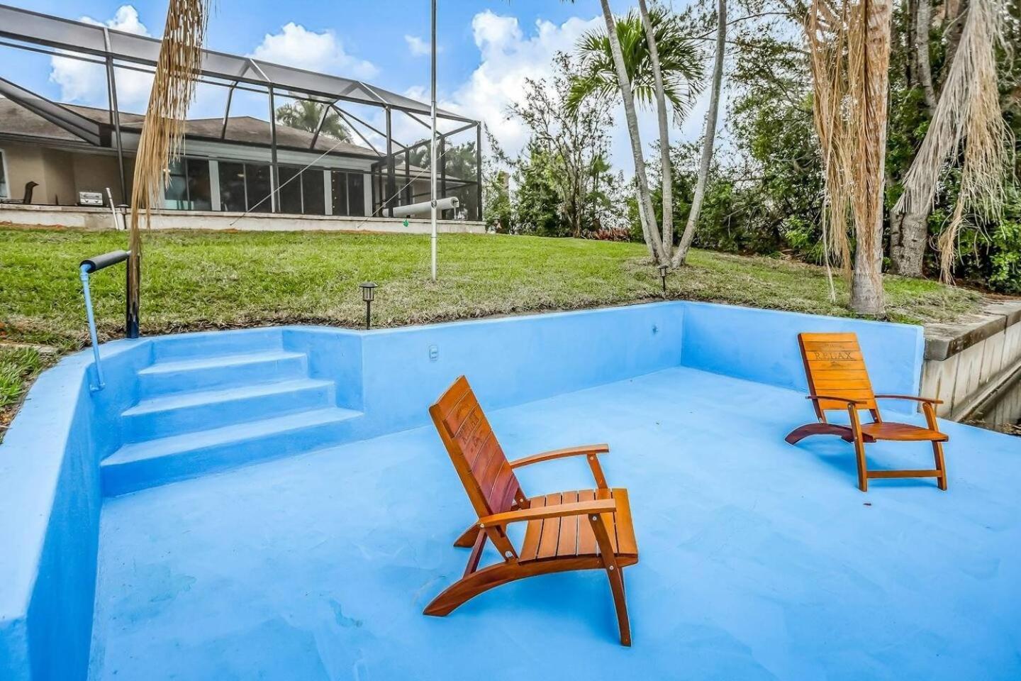 Fresh Water Canal, Pet Friendly & Bikes - Coral Cove - Roelens Vacations * Cape Coral