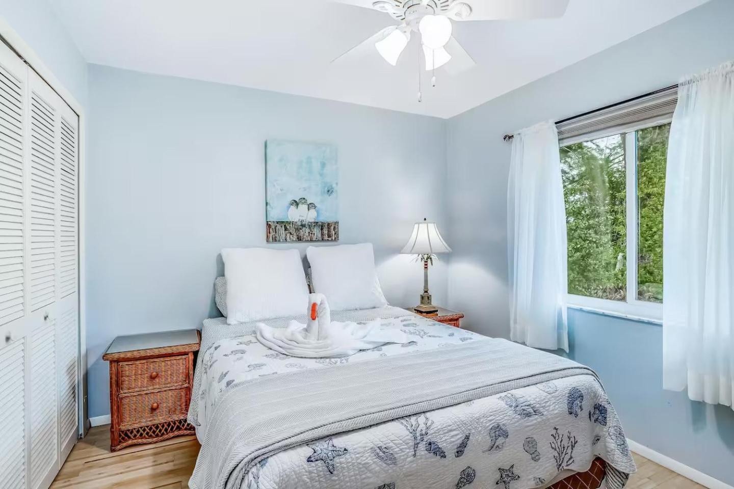 Fresh Water Canal, Pet Friendly & Bikes - Coral Cove - Roelens Vacations Holiday home