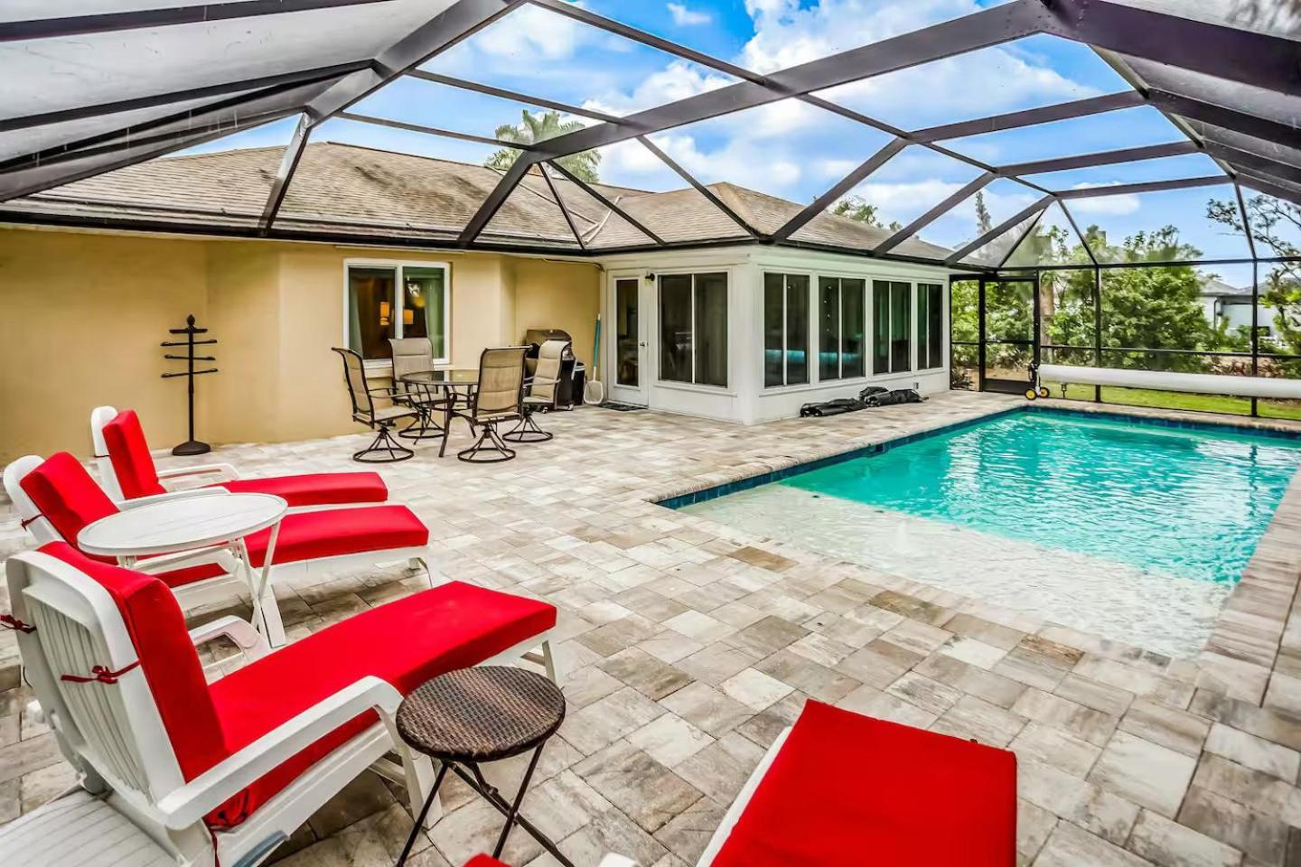 Holiday home Fresh Water Canal, Pet Friendly & Bikes - Coral Cove - Roelens Vacations Cape Coral