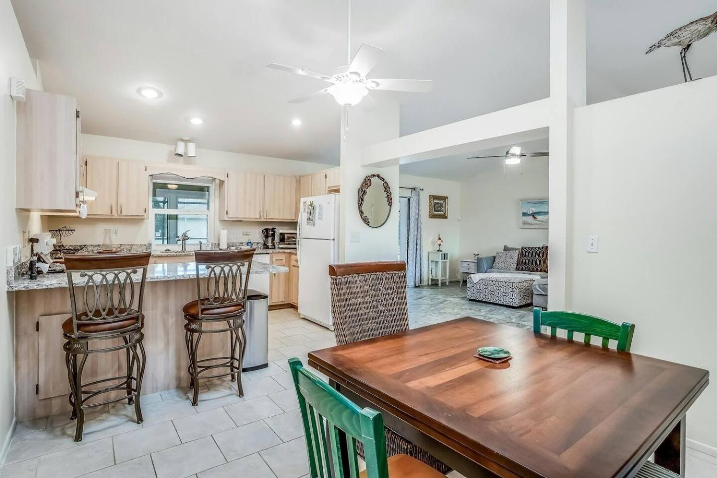 Fresh Water Canal, Pet Friendly & Bikes - Coral Cove - Roelens Vacations Cape Coral