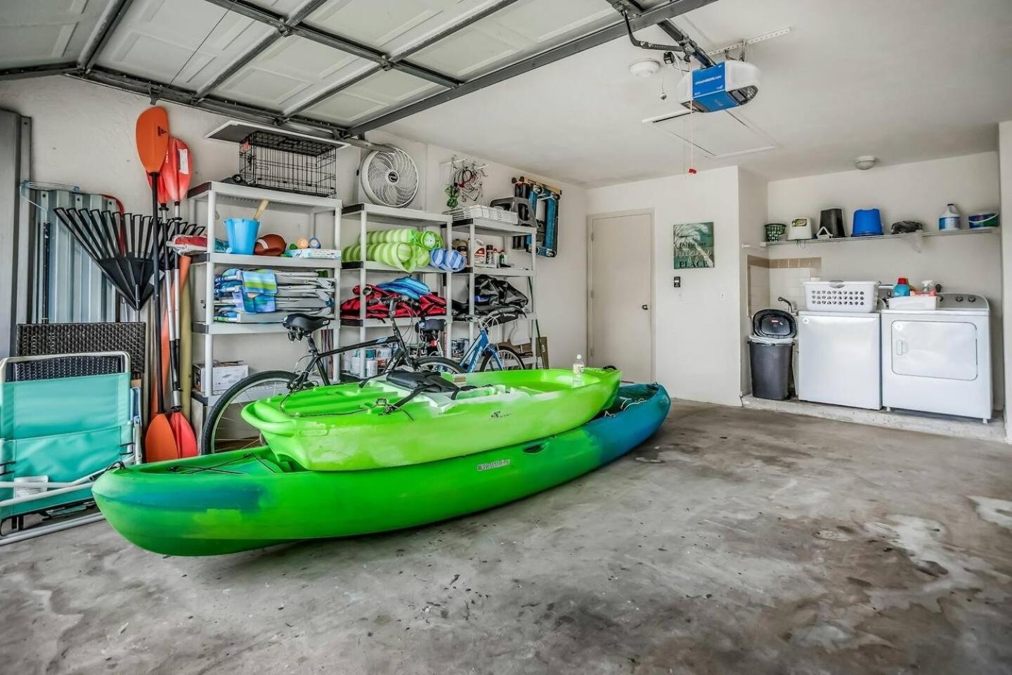 Fresh Water Canal, Pet Friendly & Bikes - Coral Cove - Roelens Vacations Cape Coral