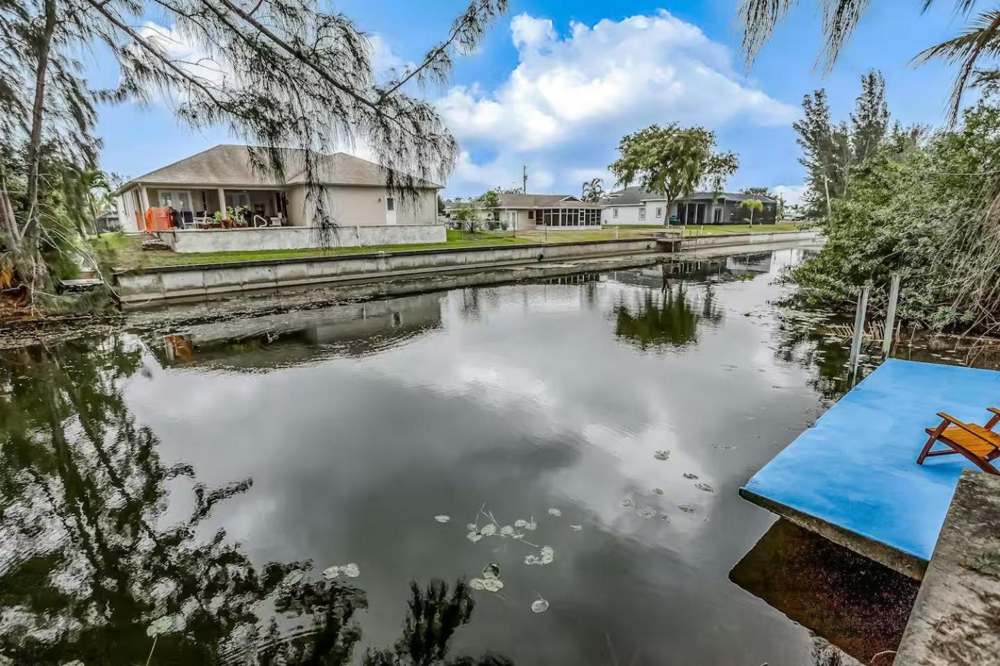 Fresh Water Canal, Pet Friendly & Bikes - Coral Cove - Roelens Vacations Holiday home *
