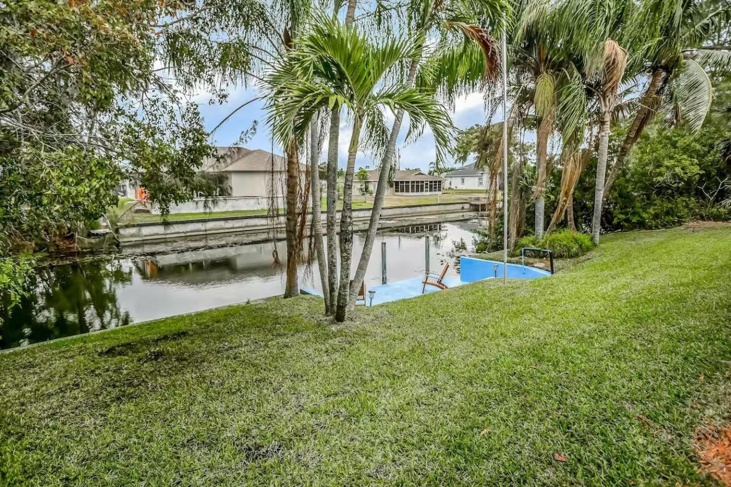 Fresh Water Canal, Pet Friendly & Bikes - Coral Cove - Roelens Vacations Holiday home