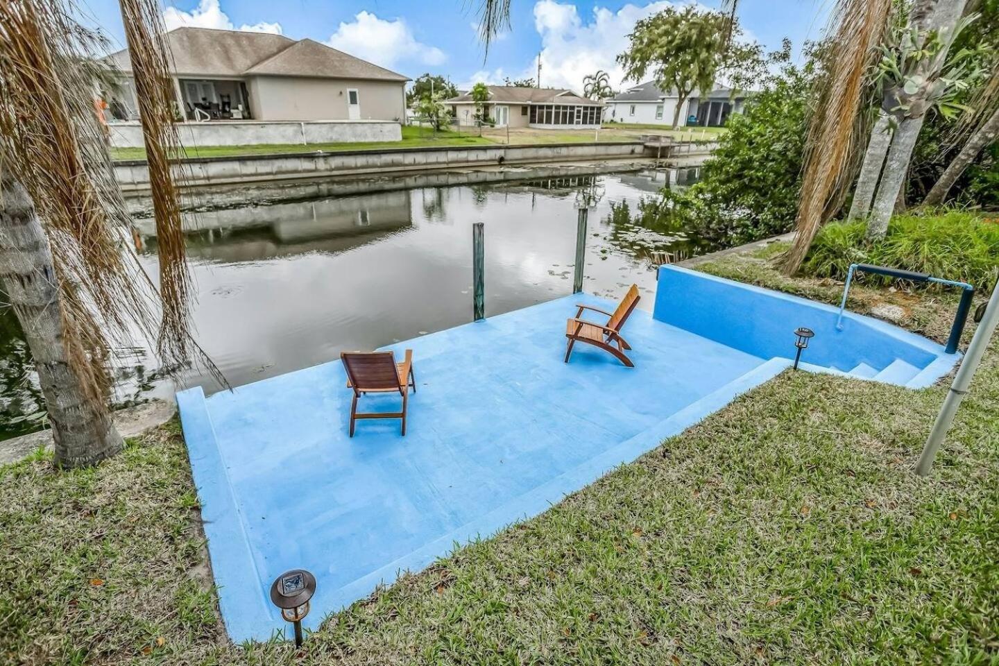 Fresh Water Canal, Pet Friendly & Bikes - Coral Cove - Roelens Vacations Holiday home *