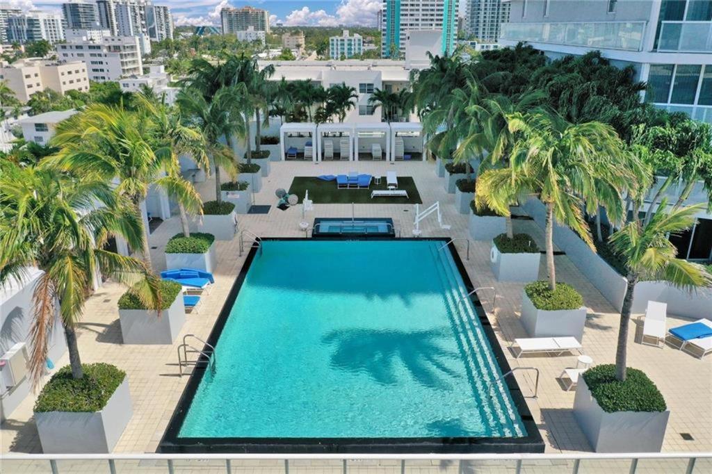 Aparthotel Luxury Beachfront Two Bedroom - W Residences