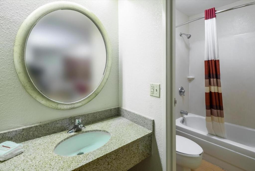 Hotel Red Roof - Orange Park 2*