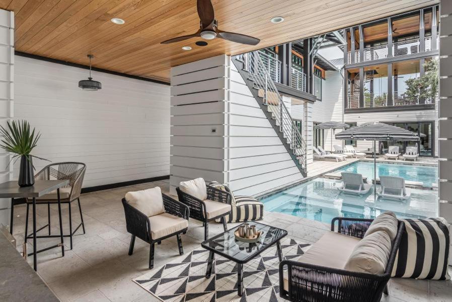 30A Beach Gem Mansion W/ Pool, Golf Cart & Bikes! Holiday home