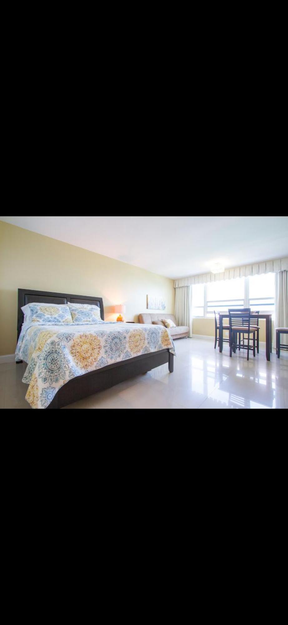 Castle Studio,tennis Court And Swimming Pool With Access