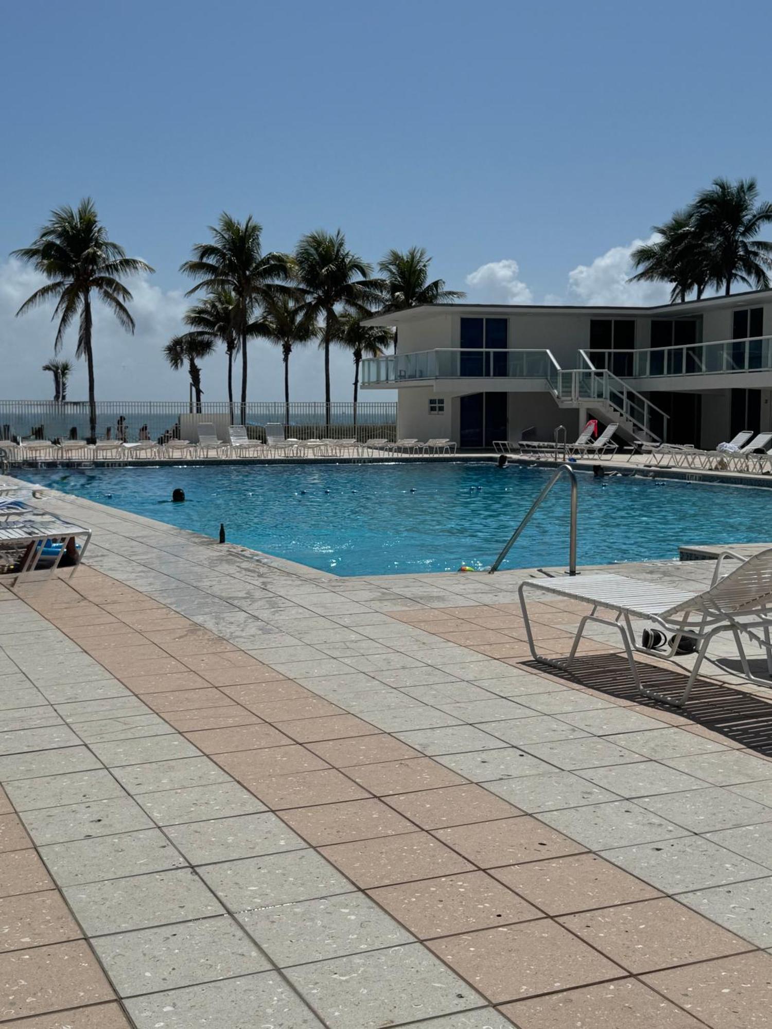 Castle Studio,tennis Court And Swimming Pool With Access *