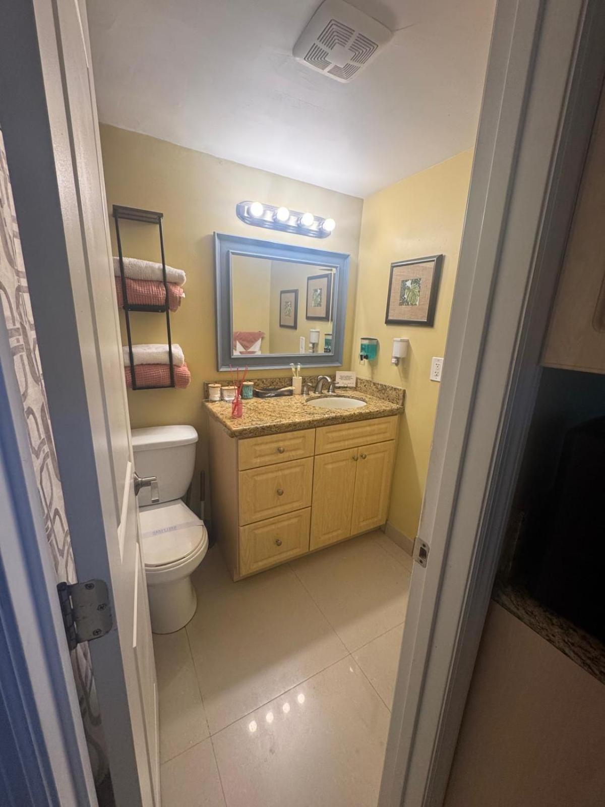 Aparthotel Castle Studio,tennis Court And Swimming Pool With Access Miami Beach