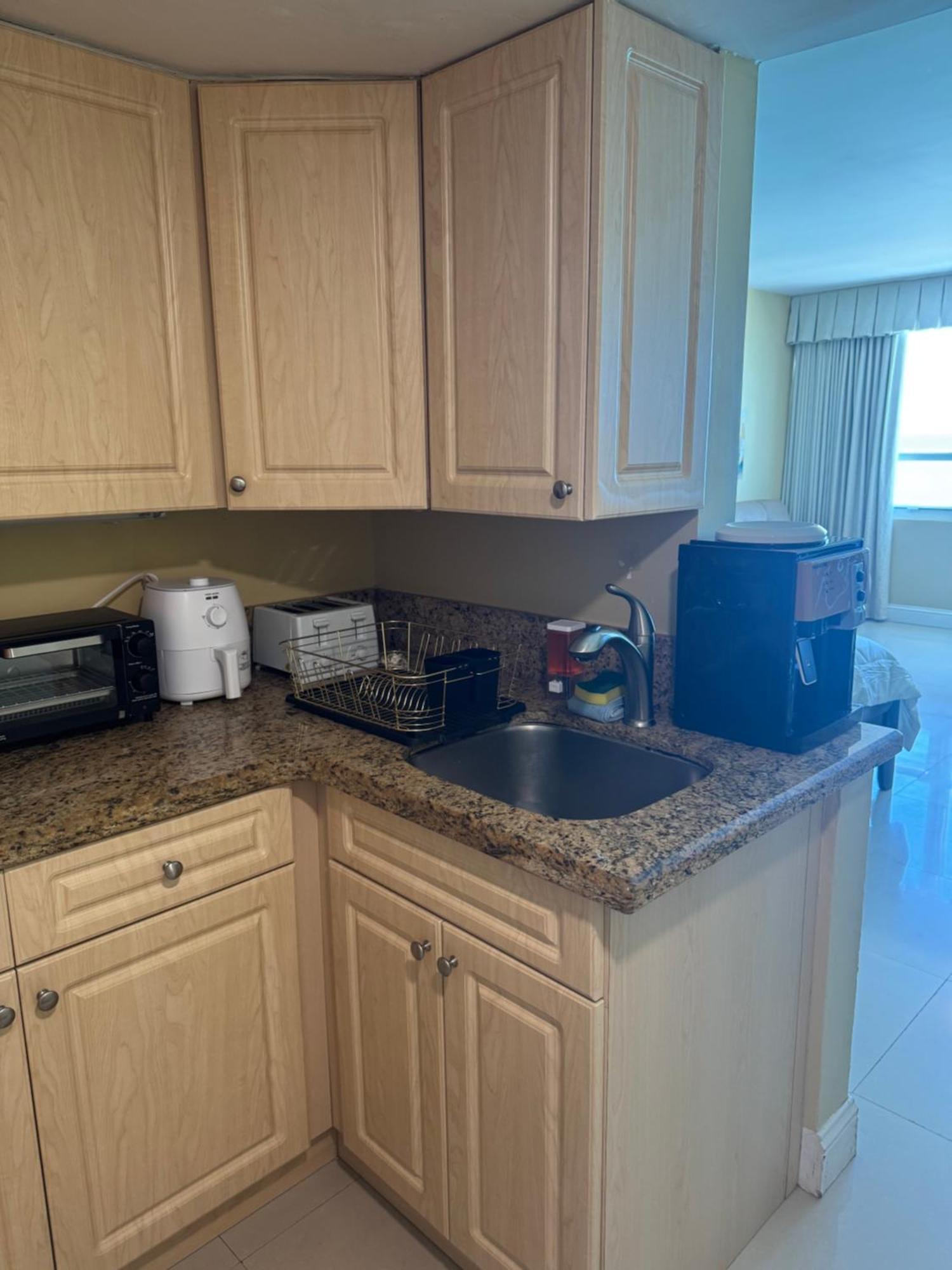 Castle Studio,tennis Court And Swimming Pool With Access * Miami Beach
