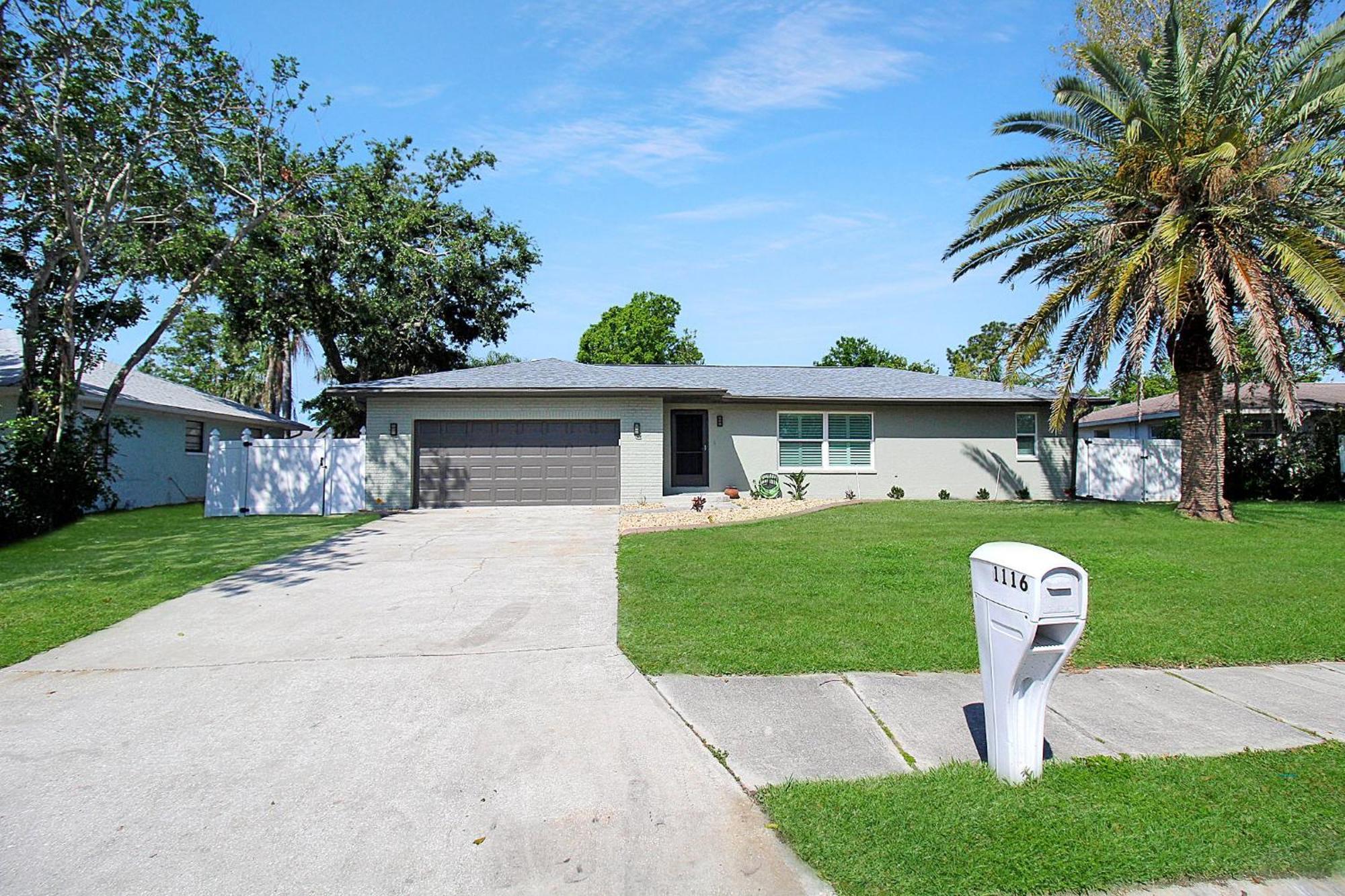 Spacious Pool Game Putting Close To Sunstoppable Bradenton