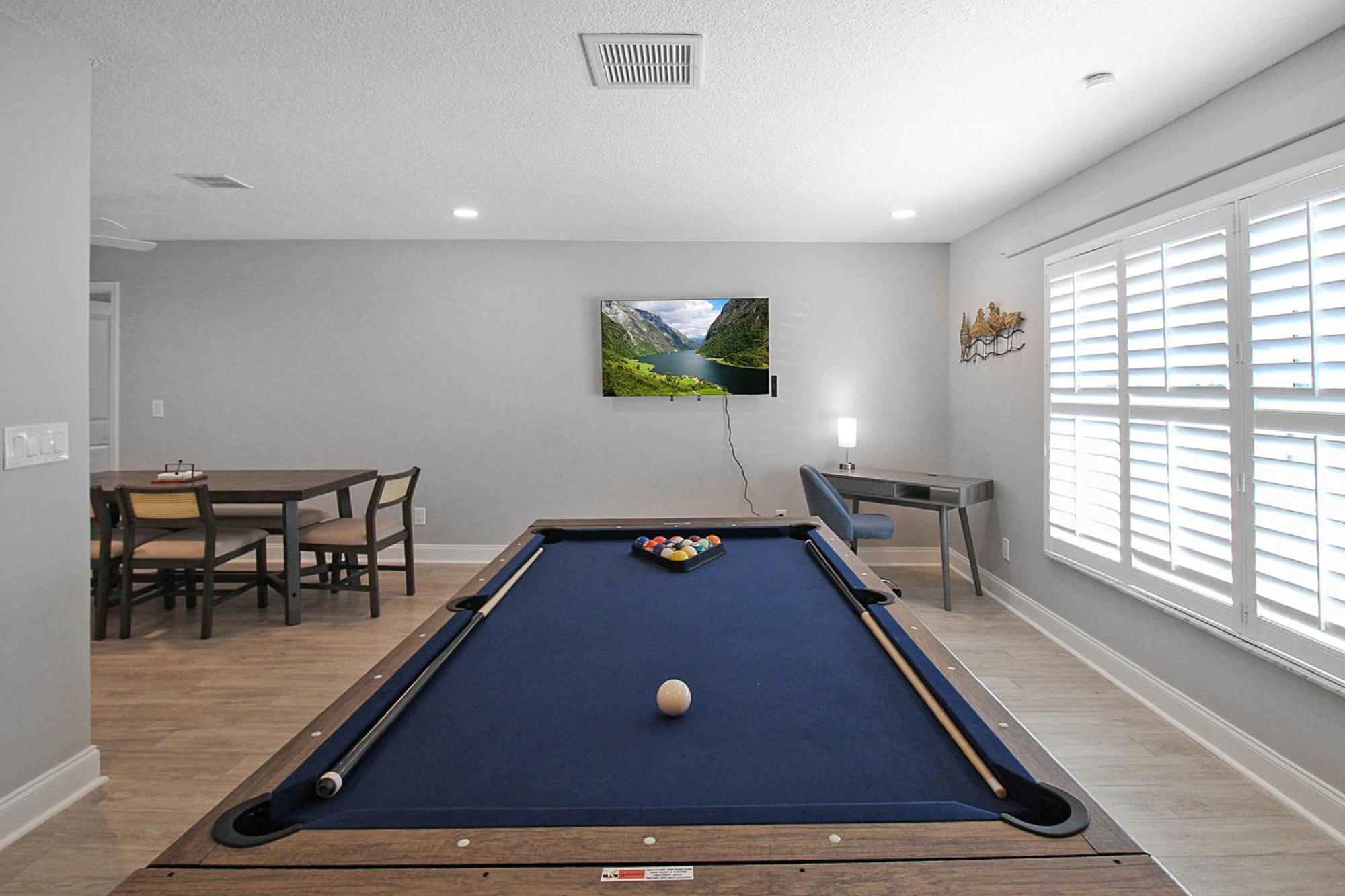 Spacious Pool Game Putting Close To Sunstoppable *