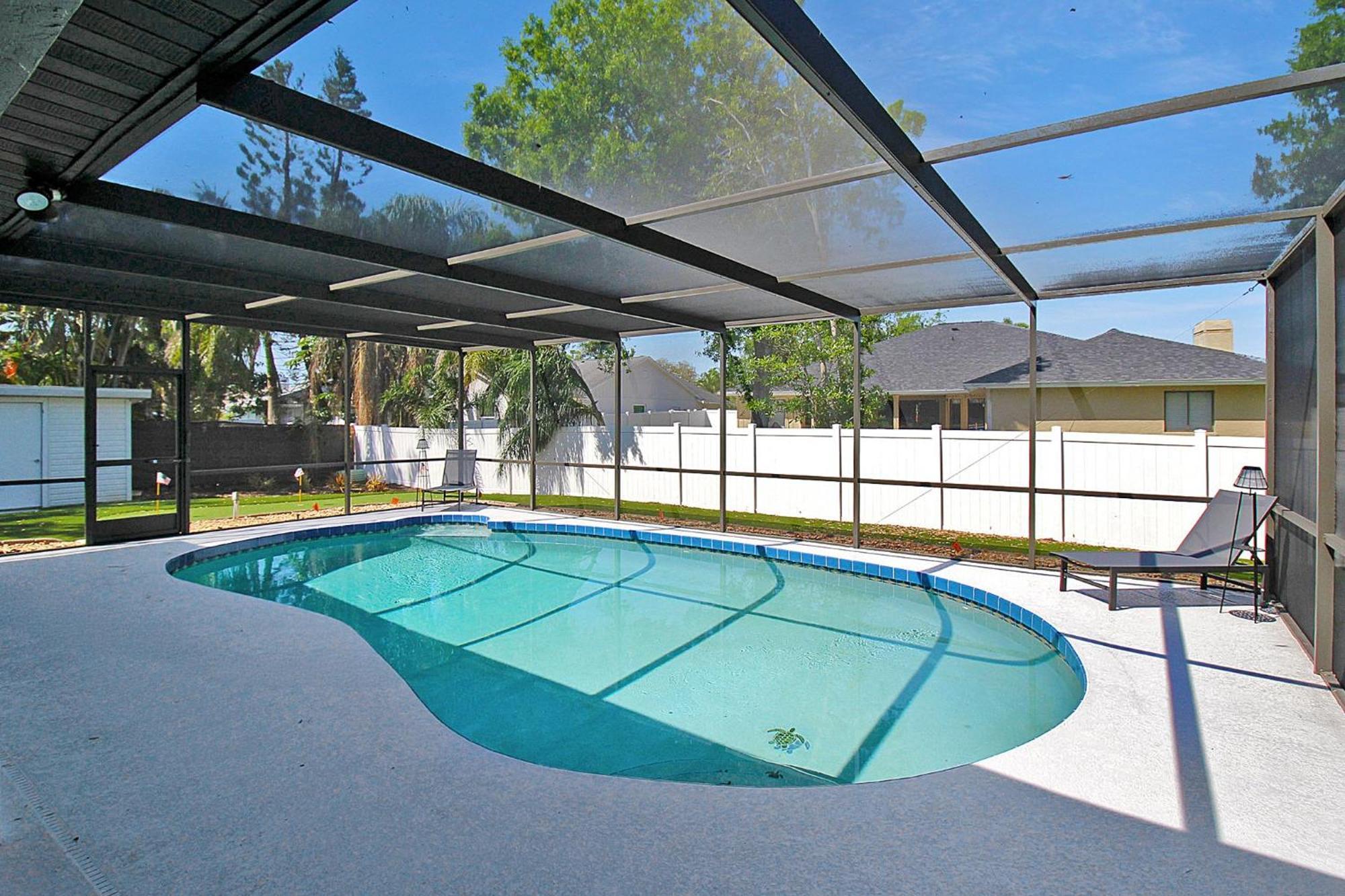 Spacious Pool Game Putting Close To Sunstoppable Holiday home