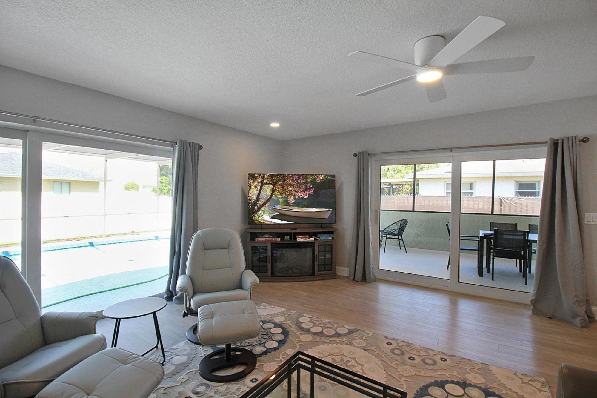 Spacious Pool Game Putting Close To Sunstoppable Bradenton