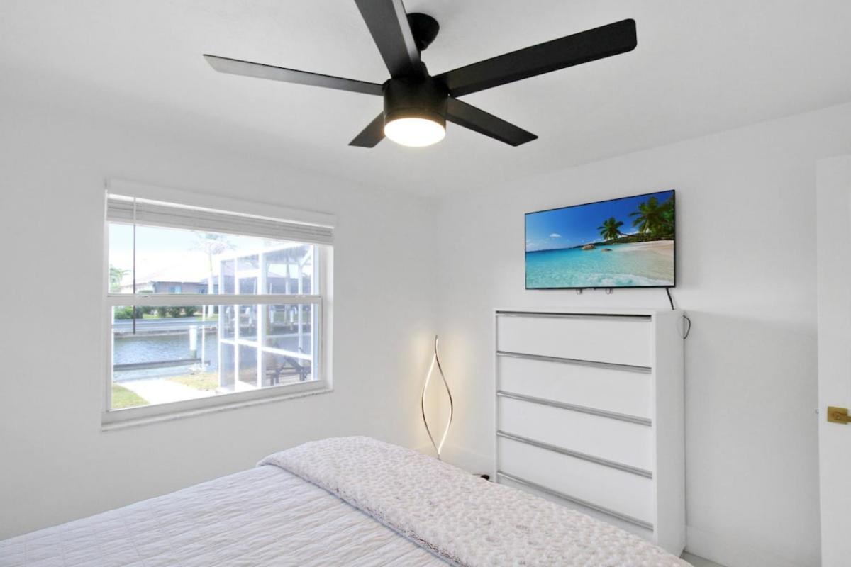 Chic & Modern Canal-front Retreat With Private Pool - Azure Tides * Punta Gorda