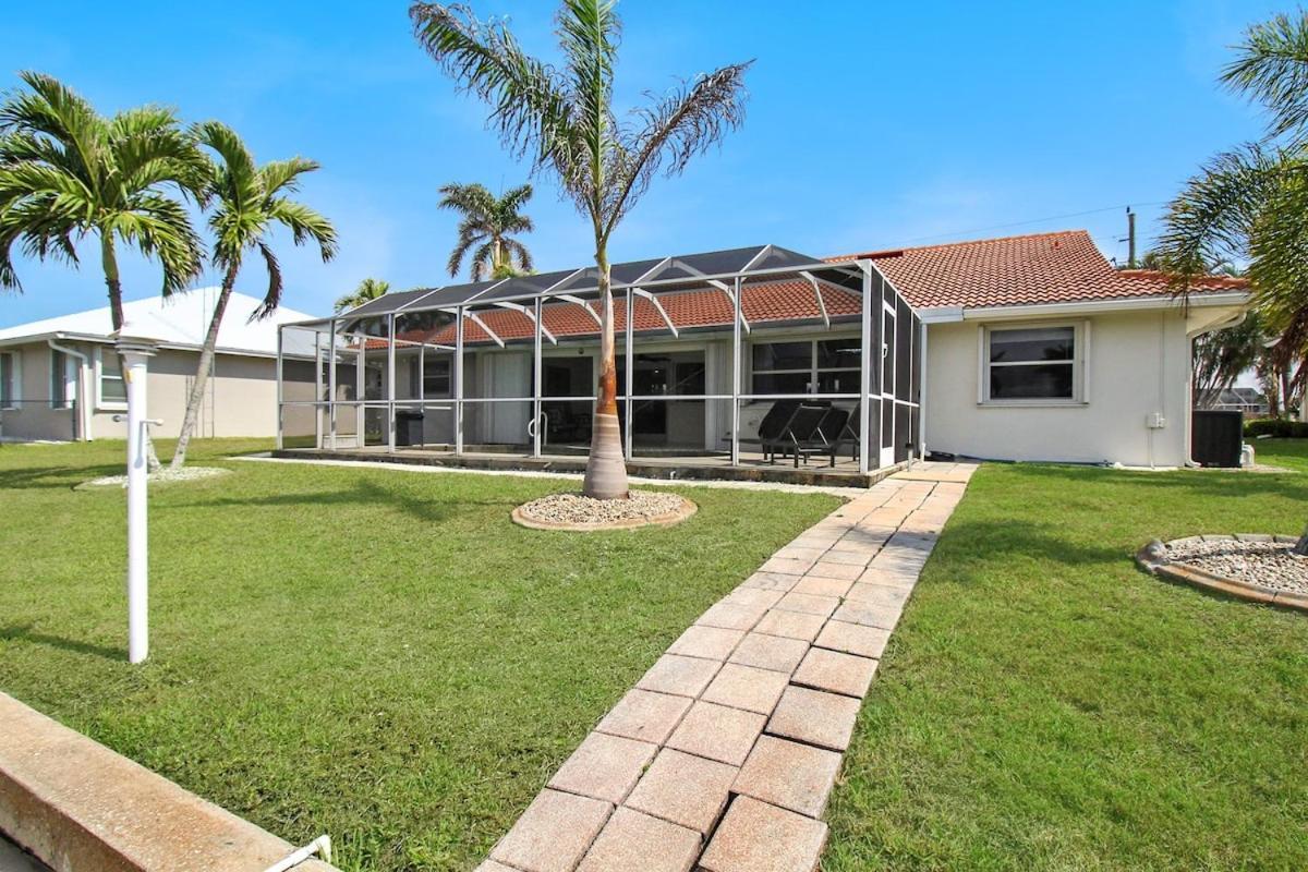 Holiday home Chic & Modern Canal-front Retreat With Private Pool - Azure Tides
