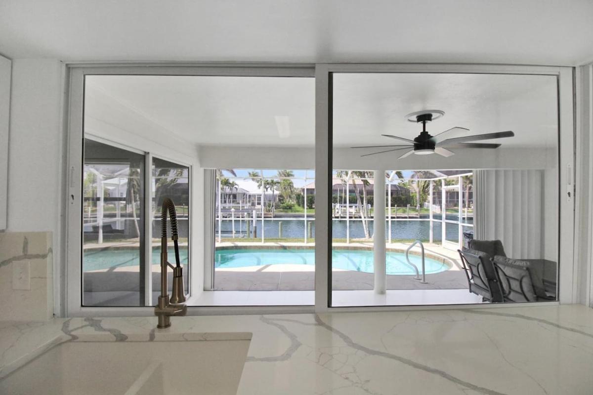 Chic & Modern Canal-front Retreat With Private Pool - Azure Tides *