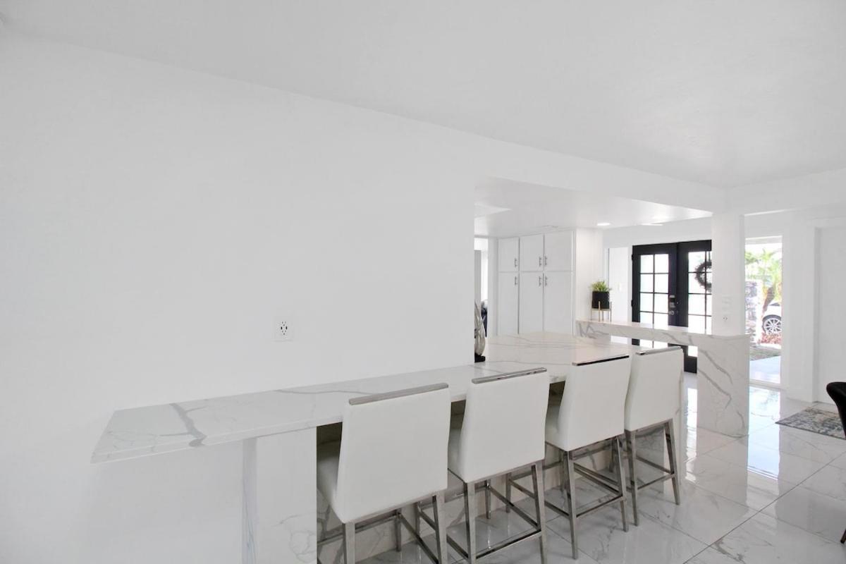 Holiday home Chic & Modern Canal-front Retreat With Private Pool - Azure Tides Punta Gorda