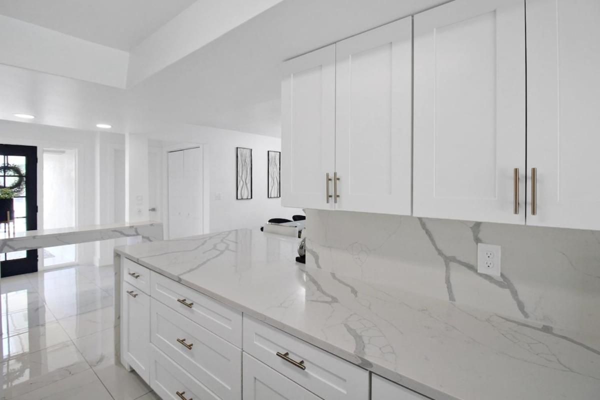Chic & Modern Canal-front Retreat With Private Pool - Azure Tides Holiday home Punta Gorda