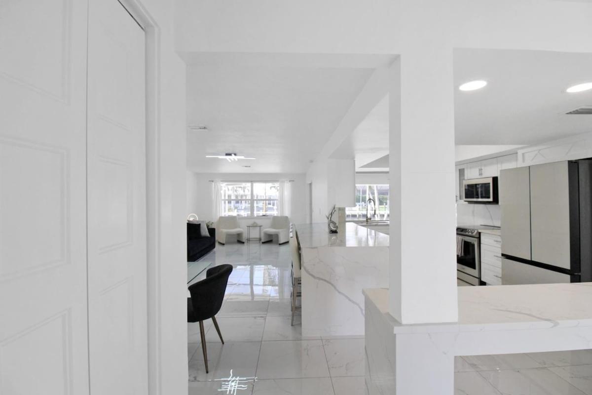 Chic & Modern Canal-front Retreat With Private Pool - Azure Tides Punta Gorda