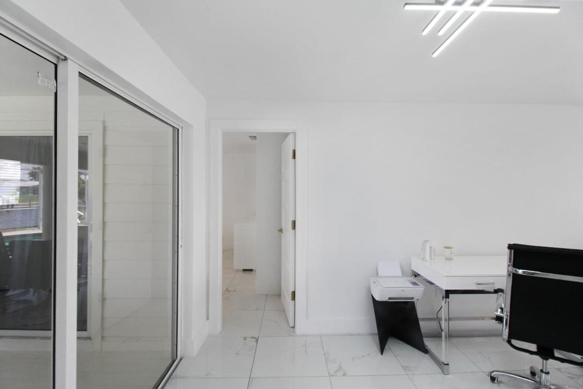 Chic & Modern Canal-front Retreat With Private Pool - Azure Tides Holiday home *