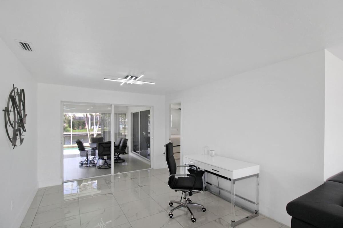 Chic & Modern Canal-front Retreat With Private Pool - Azure Tides Holiday home