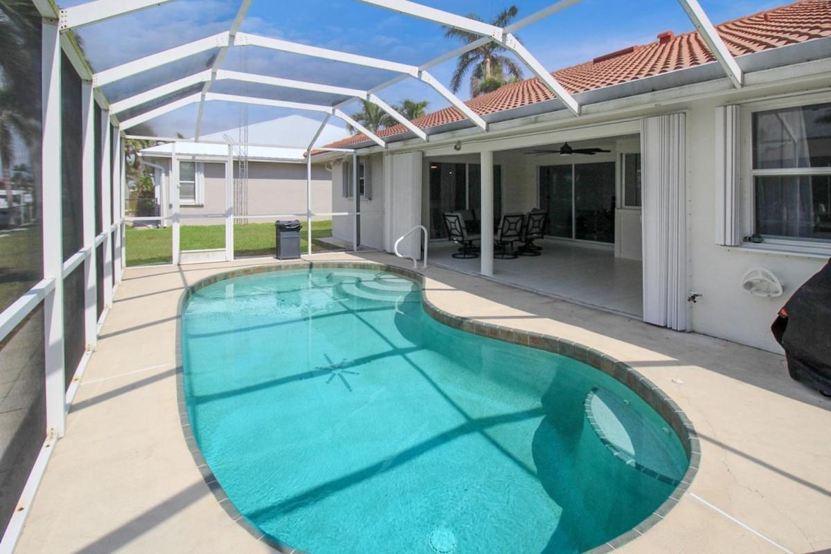 Holiday home Chic & Modern Canal-front Retreat With Private Pool - Azure Tides Punta Gorda
