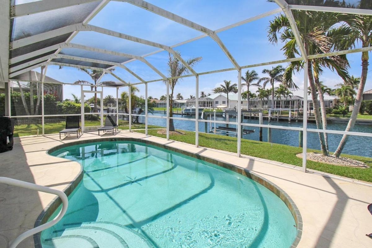 Holiday home Chic & Modern Canal-front Retreat With Private Pool - Azure Tides